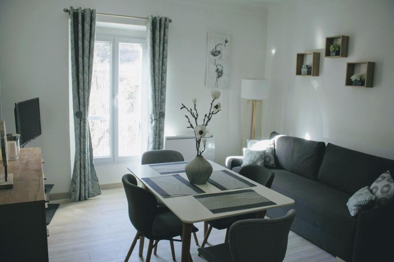 Charmant Appartement Au Coeur Des Gres D Annot Exteriér fotografie