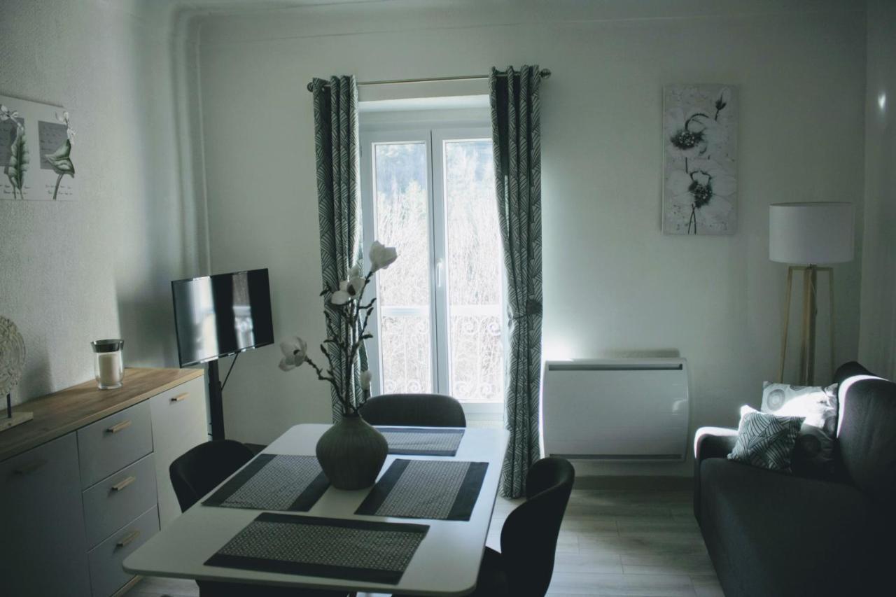 Charmant Appartement Au Coeur Des Gres D Annot Exteriér fotografie